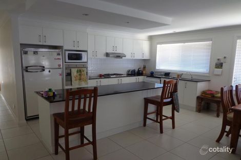 Property photo of 19 The Patio Hillvue NSW 2340