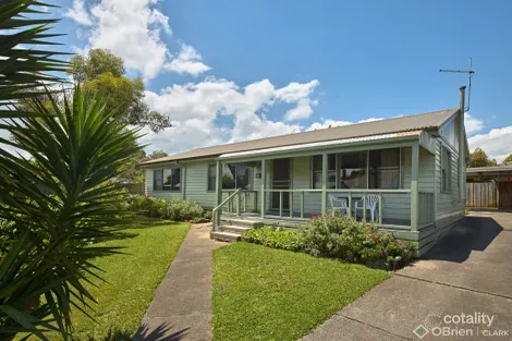 Property photo of 2/12 Hearn Street Drouin VIC 3818