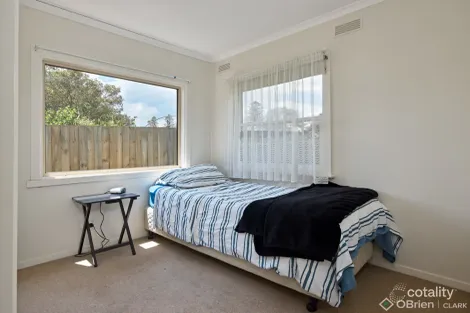 Property photo of 2/12 Hearn Street Drouin VIC 3818