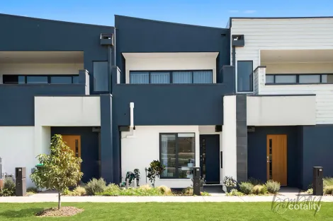 Property photo of 35 Bovine Crescent Donnybrook VIC 3064