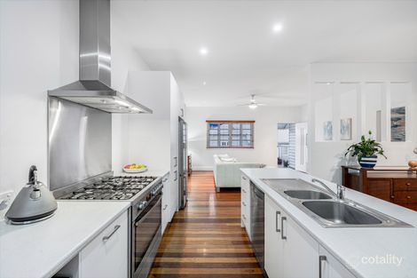 Property photo of 17 Parkview Avenue Wynnum QLD 4178