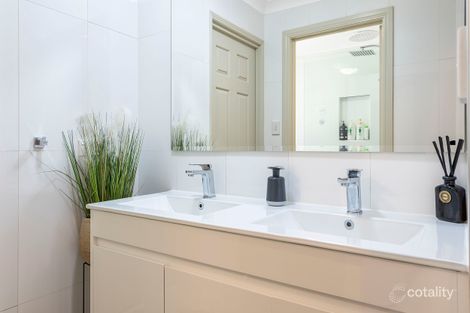 Property photo of 11 Avon Court Pacific Pines QLD 4211