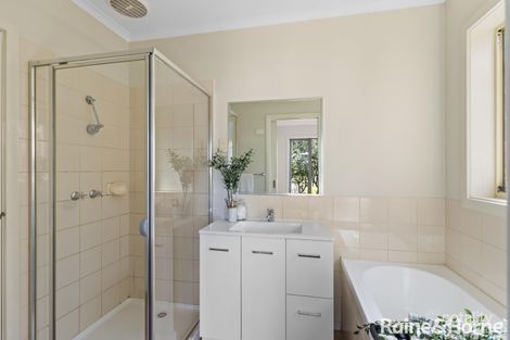 Property photo of 10 Runcorn Crescent Deer Park VIC 3023