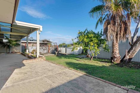 Property photo of 5 Oakdale Close Halls Head WA 6210