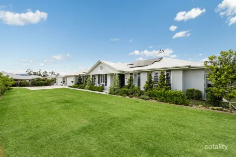 Property photo of 11 Rowning Court Karalee QLD 4306