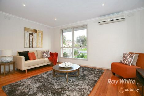 Property photo of 5 Eddington Place Endeavour Hills VIC 3802