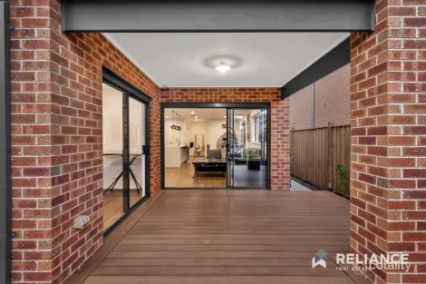 Property photo of 10 Cleopatra Street Tarneit VIC 3029