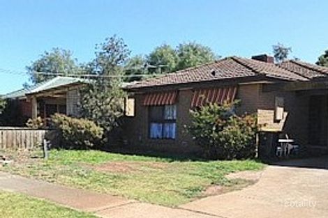 19 Bourke Rd, Melton South, VIC 3338