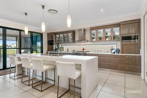 Property photo of 20 Harbourvue Court Helensvale QLD 4212