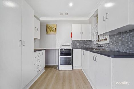 Property photo of 30 Illabunda Crescent Koonawarra NSW 2530