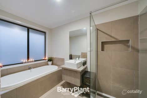 Property photo of 45 Monica Drive Drouin VIC 3818