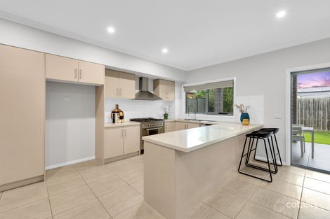 Property photo of 21 Moishe Circuit Springvale VIC 3171