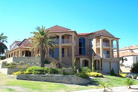 51 Castlecrag Dr, Kallaroo, WA 6025