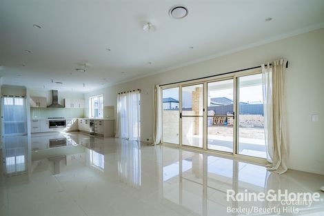 Property photo of 77 Coach Drive Voyager Point NSW 2172
