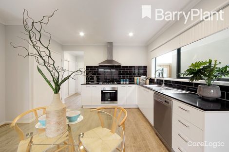 Property photo of 15 Wilmington Avenue Cranbourne West VIC 3977