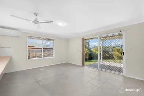 Property photo of 7 Rowe Crescent Taranganba QLD 4703