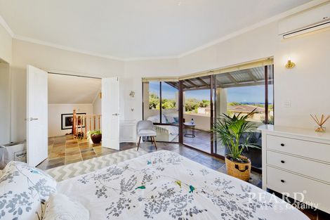 Property photo of 8 Sunbird Place Ocean Reef WA 6027