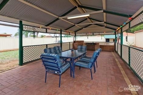 Property photo of 8 Skye Close Camillo WA 6111