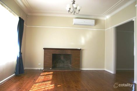 Property photo of 2 Phelps Crescent Bradbury NSW 2560