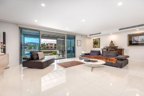 Property photo of 1/44 East Quay Drive Biggera Waters QLD 4216
