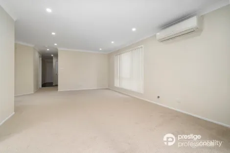 Property photo of 10 Glenrock Court Wattle Grove NSW 2173