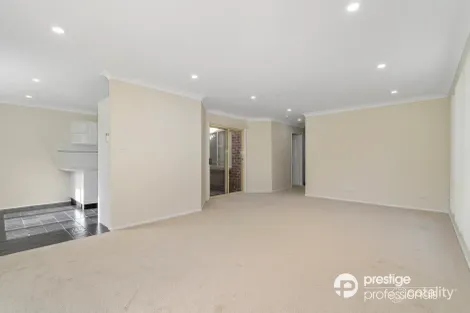 Property photo of 10 Glenrock Court Wattle Grove NSW 2173