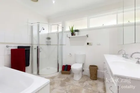 Property photo of 28 Myddleton Drive Viewbank VIC 3084