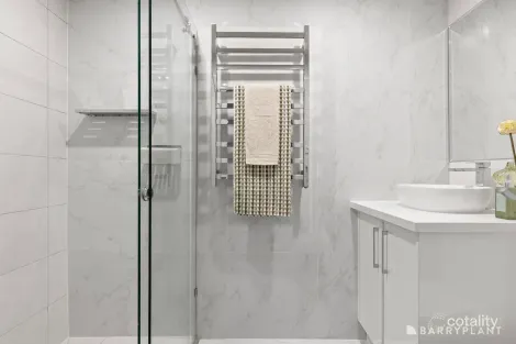 Property photo of 6 Cameron Parade Bundoora VIC 3083