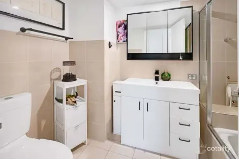 Property photo of 20/9 Bayview Street Runaway Bay QLD 4216