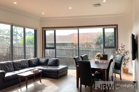 Property photo of 2 McKenna Road Glen Waverley VIC 3150