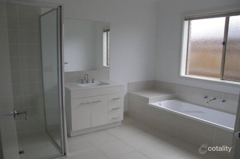 Property photo of 111 Hammersmith Circuit Traralgon VIC 3844
