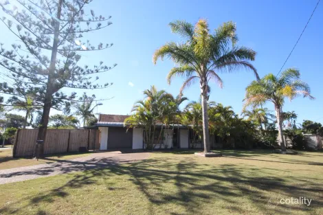 Property photo of 18 Ilaroo Crescent Warana QLD 4575