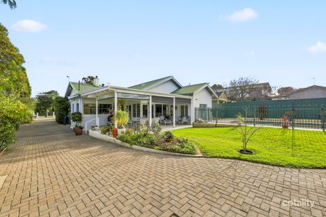 8 Renown Ave, Victor Harbor, SA 5211