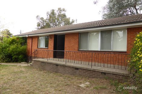 25 Armstrong Cres, Holt, ACT 2615