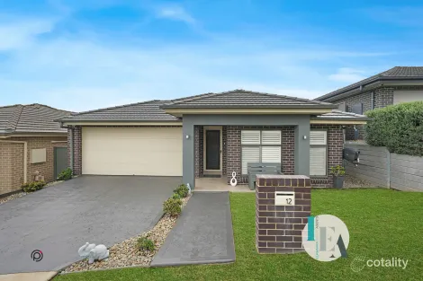 Property photo of 12 Farmgate Crescent Calderwood NSW 2527
