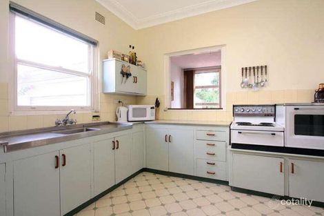 Property photo of 82 Surfview Road Mona Vale NSW 2103