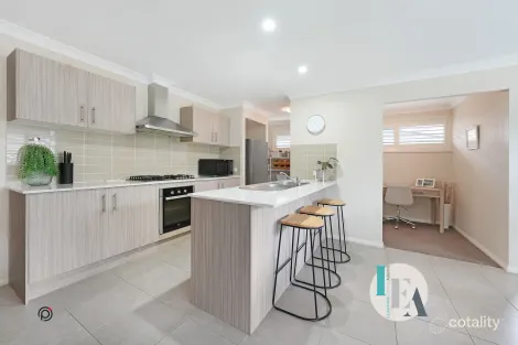 Property photo of 12 Farmgate Crescent Calderwood NSW 2527