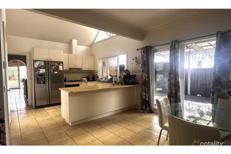 Property photo of 38 Lindsay Crescent Lynbrook VIC 3975