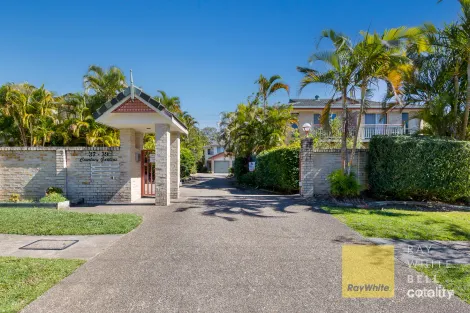 2/37 WARD ST, SOUTHPORT, QLD 4215