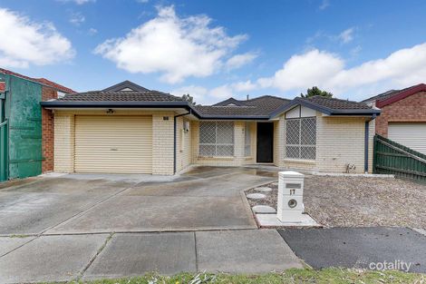 Property photo of 17 Kirwan Avenue Roxburgh Park VIC 3064