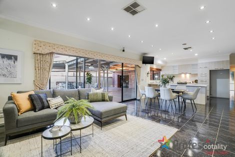 Property photo of 27 Shearer Close Sydenham VIC 3037