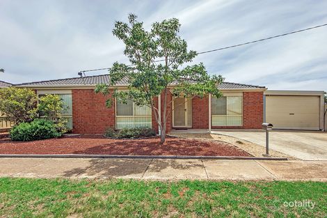 Property photo of 32 Westcott Parade Rockbank VIC 3335