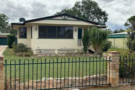 19 Aylmer St, Oakey, QLD 4401