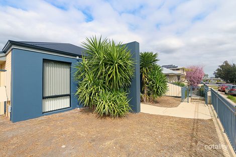 Property photo of 3 Oak Ridge Meander Success WA 6164