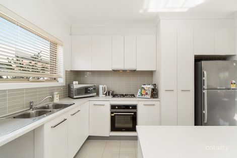 Property photo of 1/4 Francis Crescent Gisborne VIC 3437