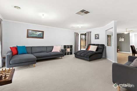 Property photo of 25 Amber Crescent Narre Warren VIC 3805