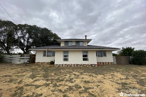 2 Stephen Rd, Waggrakine, WA 6530