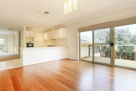 2/3 Lucerne Ave, Mornington, VIC 3931