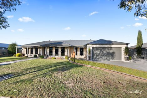 8 Furness Dr, Cardigan, VIC 3352
