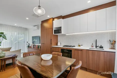2/70 Clarendon St, Thornbury, VIC 3071